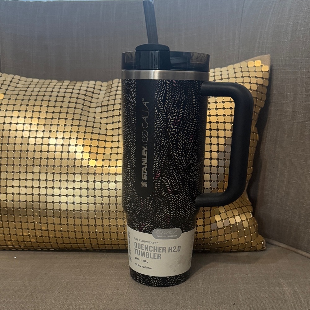 Stanley X Calia 30oz Flowstate Quencher H2.0 Tumbler Black Serpent